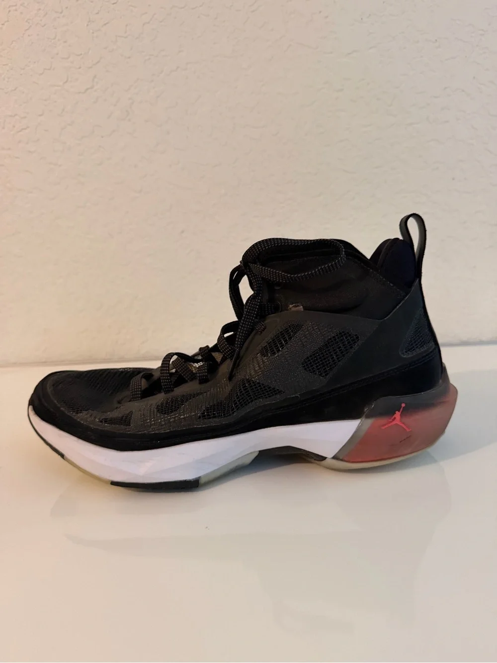 Jordan Men’s Mid Top Lace-Up Basketball Sneaker Black/White